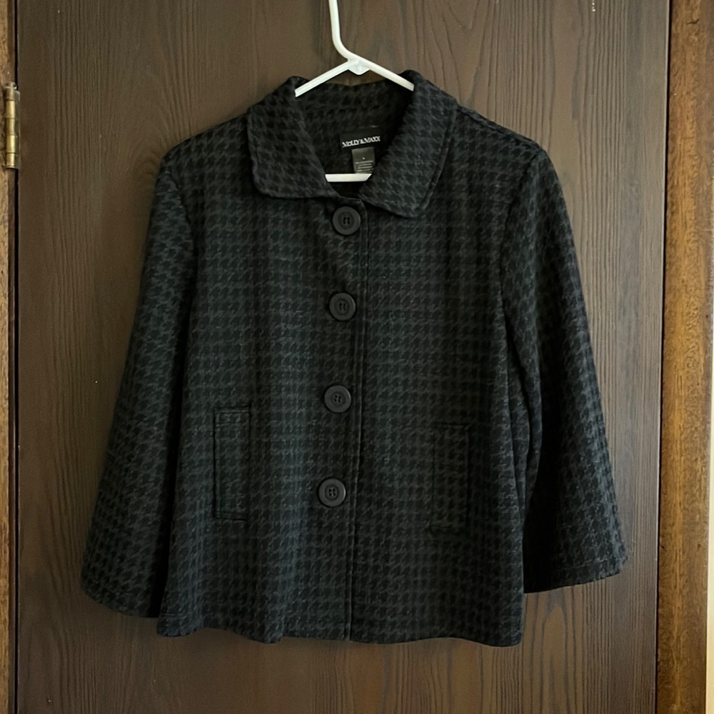 Molly & Maxx black/ gray 3/4 sleeved jacket. Size Large